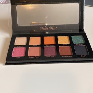 Violet Voss Pro Essentials Eyeshadow Palette